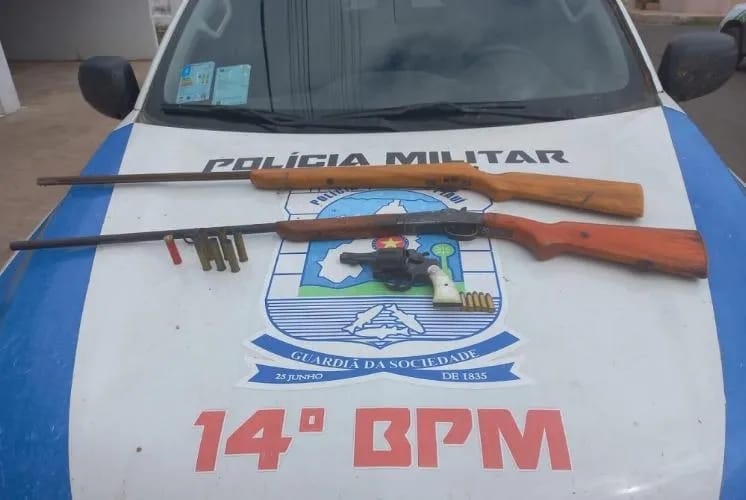 Dois homens são presos em flagrante por posse irregular de arma de fogo em Simplício Mendes