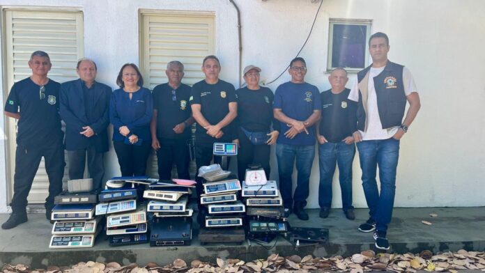 Mais de 30 balanças falsificadas são apreendidas em mercados