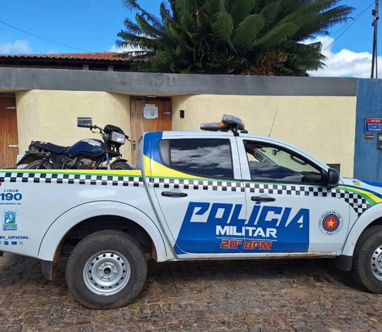 Motociclista com sinais de embriaguez é conduzido a Delegacia de Paulistana Motociclista com sinais de embriaguez é conduzido a Delegacia de Paulistana