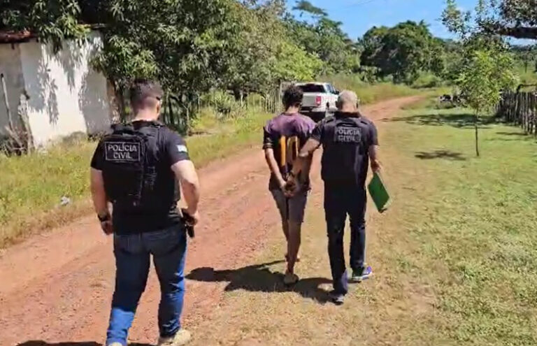 Pai é preso suspeito de estuprar a própria filha de 13 anos no Piauí Pai é preso suspeito de estuprar a própria filha de 13 anos no Piauí