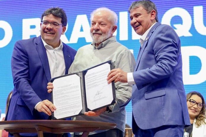 Presidente da República, Luiz Inácio Lula da Silva, Minitro do Desenvolviemnto Social Weligton Dias e Governador do Piauí Rafael Fonteles Presidente da República, Luiz Inácio Lula da Silva, Ministro do Desenvolvimento Social Wellington Dias e Governador do Piauí Rafael Fonteles - Foto: Arquivo Cidadeverde.com