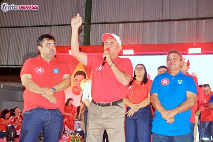 Convencao-Homologa-Candidatura-de-Marcio-Alencar-e-Erasmo-Araujo-para-Prefeitura-IMG_0596