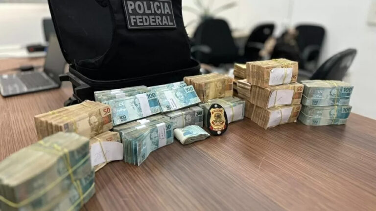 Justiça determina tornozeleira eletrônica e bloqueio de bens de promotor suspeito de cobrar R$ 3 milhões para arquivar processo Justiça determina tornozeleira eletrônica e bloqueio de bens de promotor suspeito de cobrar R$ 3 milhões para arquivar processo