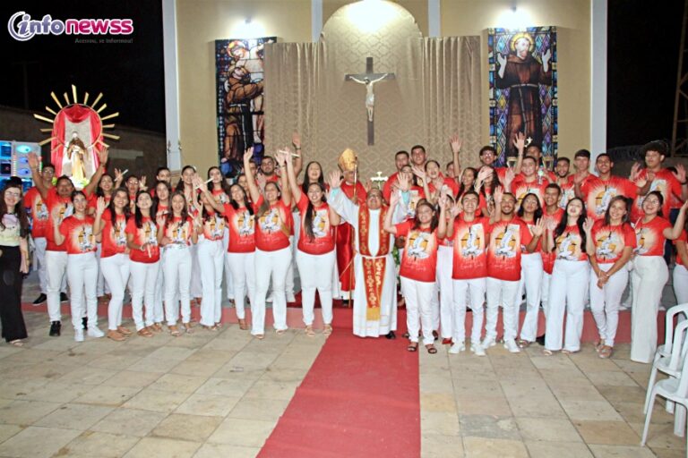 Novena Missa com crismandos marcam segunda noite do 45° festejo de São Francisco de Assis em Francisco Macedo Novena Missa com crismandos marcam segunda noite do 45° festejo de São Francisco de Assis em Francisco Macedo