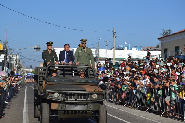 Picos comemora Independência do Brasil com grande desfile cívico