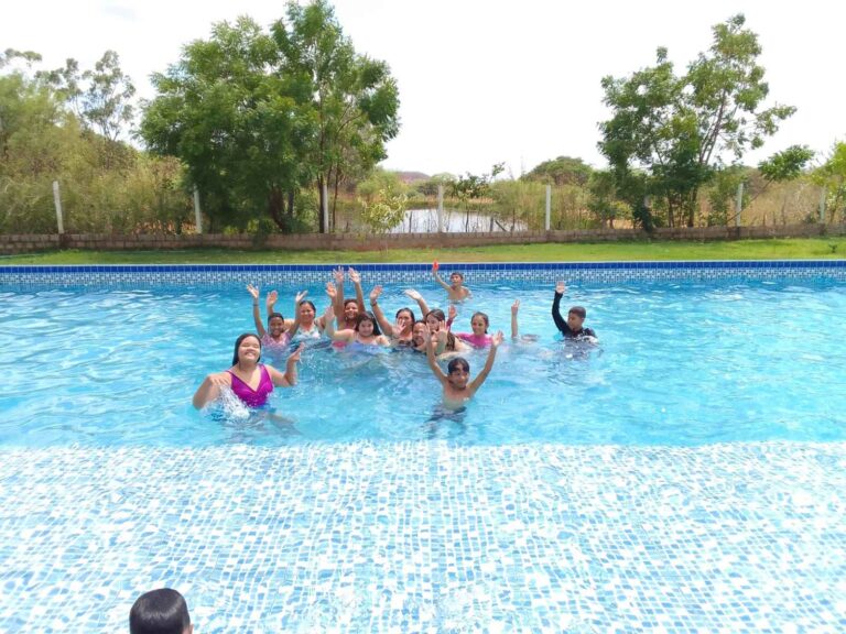 Alunos de São Luís do Piauí celebram Dia das Crianças em parque aquático Alunos de São Luís do Piauí celebram Dia das Crianças em parque aquático