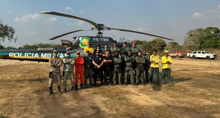 Bombeiros militares extinguem incêndio florestal no município de Canto do Buriti Bombeiros militares extinguem incêndio florestal no município de Canto do Buriti