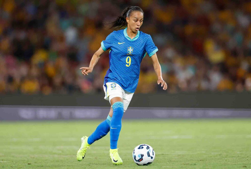 Atleta piauiense Adriana Silva jogadora da seleção brasileira feminina de futebol Atleta piauiense Adriana Silva jogadora da seleção brasileira feminina de futebol