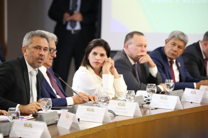 Priscila defende em Brasília que PEC da Segurança Pública de Lula seja discutida com governadores Governadora em exercício de Pernambuco, Priscila Krause em reunião com chefes de Estado e o presidente Lula - JÚLIO DUTRA/SERESE SERGIPE