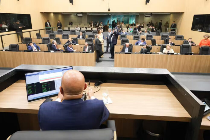 Assembleia Legislativa aprova Orçamento de R$ 23 bilhões para o Estado do Piauí em 2025 Alepi aprova orçamento de R$ 23 bilhões para 2025 — Foto: Reprodução/Alepi