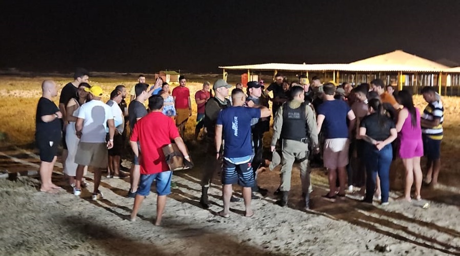 Foragido do CE atira no chão ao tentar entrar em show e é morto no litoral piauiense