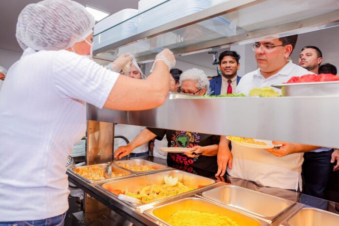 Rafael inaugura Restaurante Popular em Parnaíba com refeições a R$ 0,50