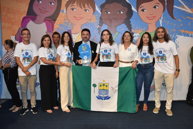 Santa Cruz do Piauí é premiado com Selo Unicef Santa Cruz do Piauí é premiado com Selo Unicef