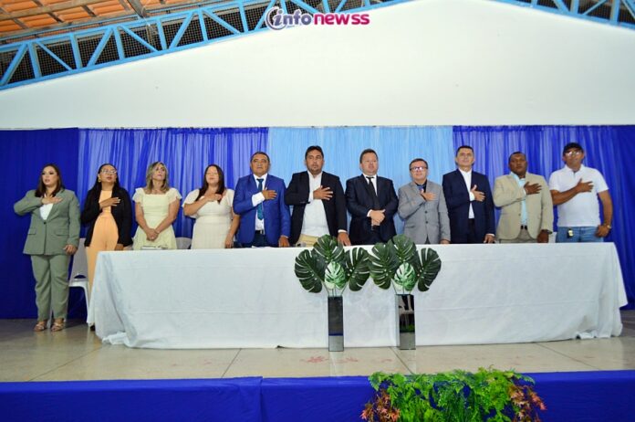 DSC_0706Novim Carvalho é empossado prefeito de Francisco Macedo pela 2ª vez ao lado de Odair Lopes -