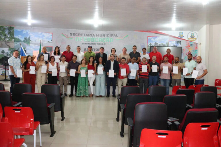 Prefeito Elvis Ramos empossa secretariado e reforça compromisso com o desenvolvimento de Ipiranga do Piauí Prefeito Elvis Ramos empossa secretariado e reforça compromisso com o desenvolvimento de Ipiranga do Piauí