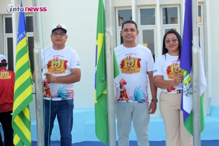 IMG_0677Hasteamento de Bandeiras, Entrega de Retroescavadeira, Café Comunitário e Competições Comemoram os 191 Anos de Jaicós-PI -