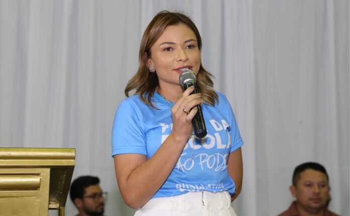 Secretaria Municipal de Educação e Primeira Dama de Geminiano, Auridete Araújo Secretaria Municipal de Educação e Primeira Dama de Geminiano, Auridete Araújo