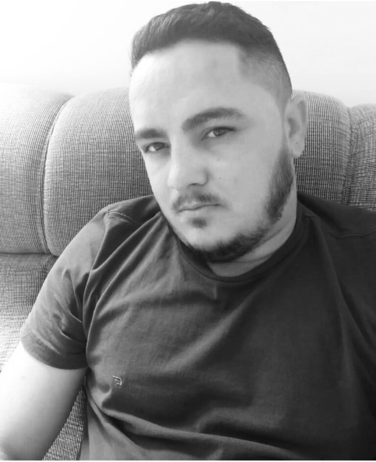 Jovem de 34 anos morre em acidente na BR-316 ao desviar de cachorros e bater a cabeça em mureta de ponte em Alegrete do Piauí Jovem de 34 anos morre em acidente na BR-316 ao desviar de cachorros e bater a cabeça em mureta de ponte em Alegrete do Piauí