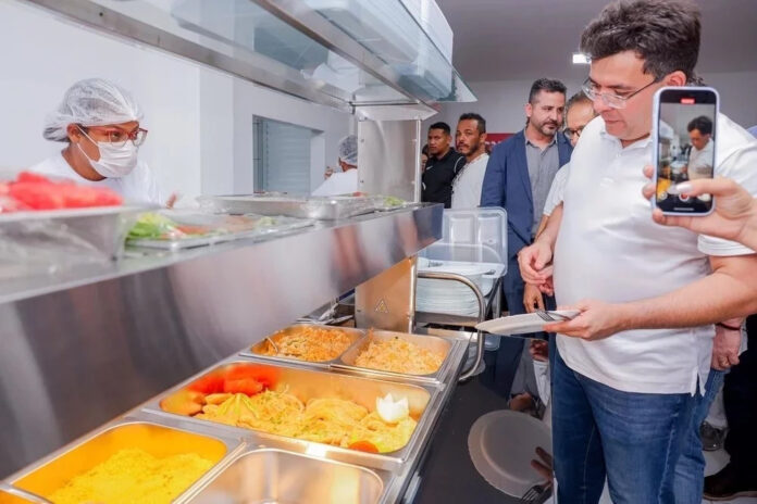 Rafael Fonteles inaugura novo restaurante em Teresina com café a R$ 0,50 e almoço a R$ 1