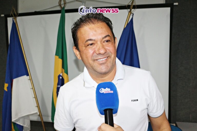 Prefeitura de Araripina inicia pagamento da primeira parcela do 13º salário Prefeitura de Araripina inicia pagamento da primeira parcela do 13º salário