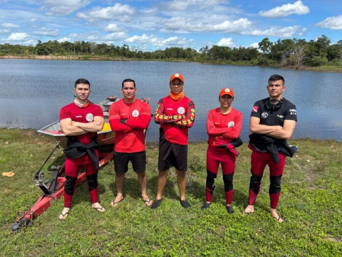 Equipe de megulhadores do Corpo de Bombeiros do Piauí - Equipe de megulhadores do Corpo de Bombeiros Militar do Piauí
