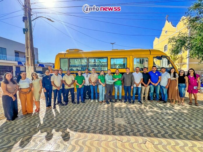 1031c3d5-9413-4dab-91f1-58c5fe613afdPrefeitura de Vera Mendes adquire novo ônibus escolar e amplia frota de transporte para estudantes da rede municipal