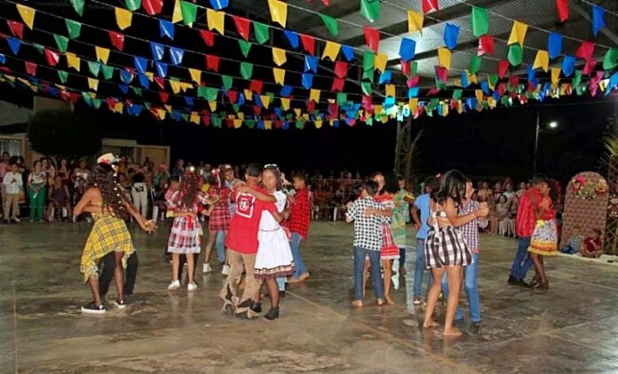 1Arraiá Raízes do Sertão celebra tradição e cultura em Aroeiras do Itaim com grande participação popular