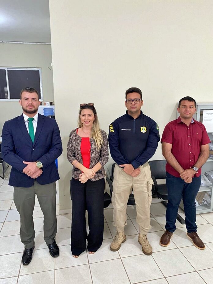 1Prefeitura de Aroeiras do Itaim busca parceria com a Polícia Federal para coibir presença de animais soltos na PI379
