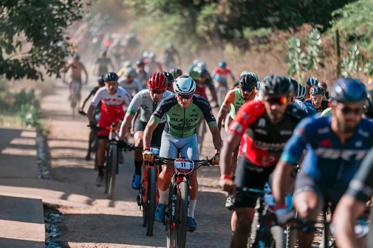 Picos Pro Race em sua 12º edição finaliza com provas, premiações, shows de bandas locais e nacional Picos Pro Race em sua 12º edição finaliza com provas, premiações, shows de bandas locais e nacional