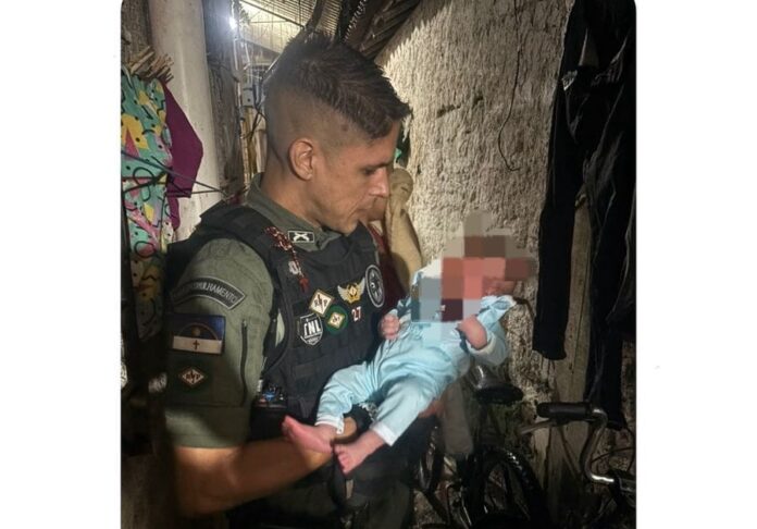 Ação rápida de PM salva bebê de 5 dias após engasgar e parar de respirar no Recife