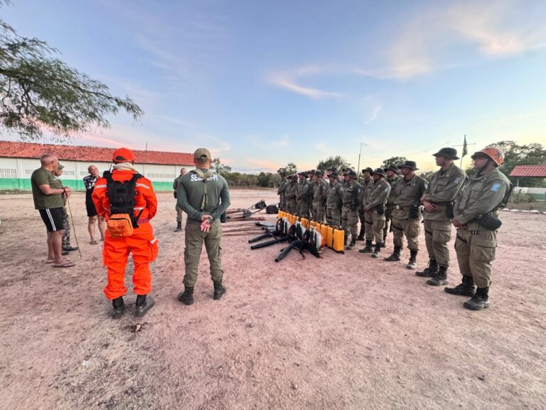 Capacitação prepara bombeiros para operações aéreas contra queimadas no Piauí Capacitação prepara bombeiros para operações aéreas contra queimadas no Piauí