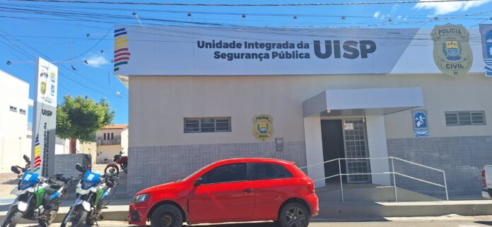 Homem abandona carro após praticar direção perigosa em avenida de Marcolândia