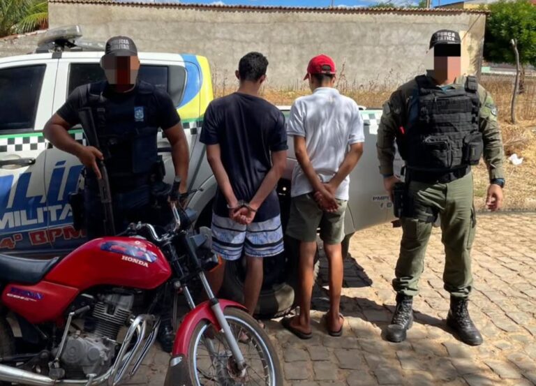 PM recupera moto furtada e apreende menor em São João da Canabrava PM recupera moto furtada e apreende menor em São João da Canabrava