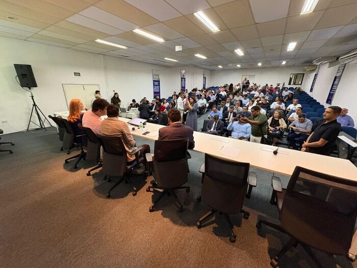 Prefeitos de Pernambuco participam de assembleia extraordinária convocada pela Amupe no Recife Prefeitos de Pernambuco participam de assembleia extraordinária convocada pela Amupe no Recife