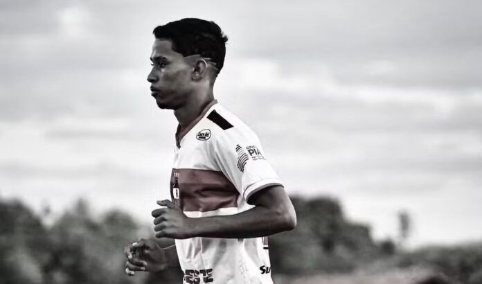 Atleta da base do River-PI é assassinado a tiros dentro de escola em Teresina