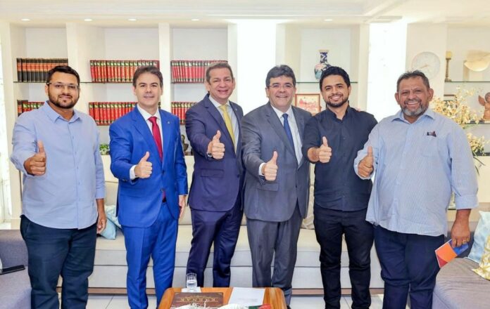 Gestão de Belém do Piauí apresenta demandas ao governador Rafael Fonteles em audiência no Palácio de Karnak em Teresina