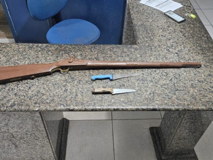 Homem é preso após esfaquear vítima e esconder arma no distrito de Nascente em Araripina