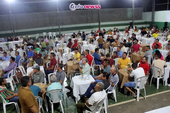 IMG_5133Prefeitura de São José do Piauí promove grande comemoração de Dia dos Pais com jantar, sorteios de prêmios e show musical