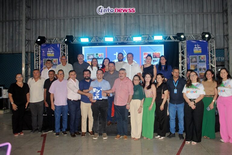 Com presença do Secretário Estadual de Turismo, Prefeitura de Simões oficializa Inventário para fortalecer setor Com presença do Secretário Estadual de Turismo, Prefeitura de Simões oficializa Inventário para fortalecer setor