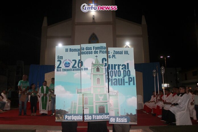 IMG_9969Procissão, Missa e show com Colo de Deus reúnem multidão na II Romaria das Famílias em Marcolândia