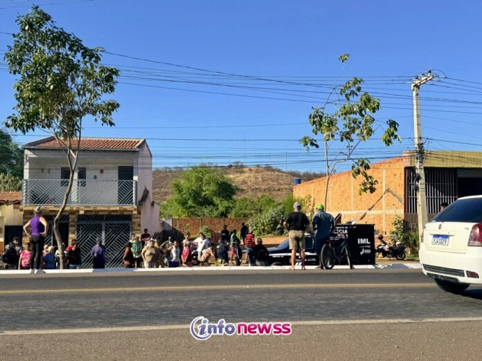 Mulher morre atropelada por ônibus na BR-316 no Bairro DNER em Picos 1