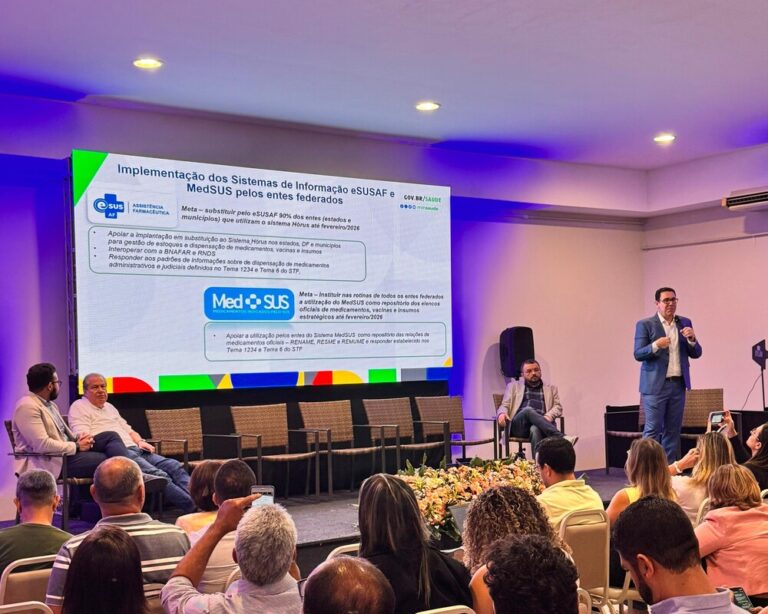 Pernambuco é pioneiro em projeto piloto para implantação do novo sistema de gestão da Assistência Farmacêutica no Brasil Pernambuco é pioneiro em projeto piloto para implantação do novo sistema de gestão da Assistência Farmacêutica no Brasil