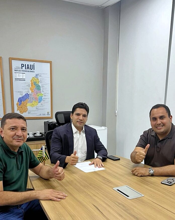 1Prefeito Marciano Macedo reforça pedido por melhorias na PI-379 em reunião em Teresina