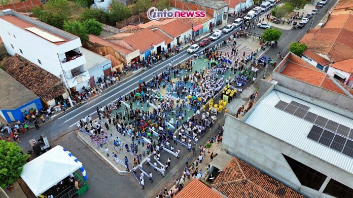 28a8a6e3-c91e-49f0-8a75-3702bae02946Prefeitura de Vera Mendes celebra a Independência do Brasil com desfile cívico, exposição de potencialidades e homenagem ao vice-prefeito Dirceu