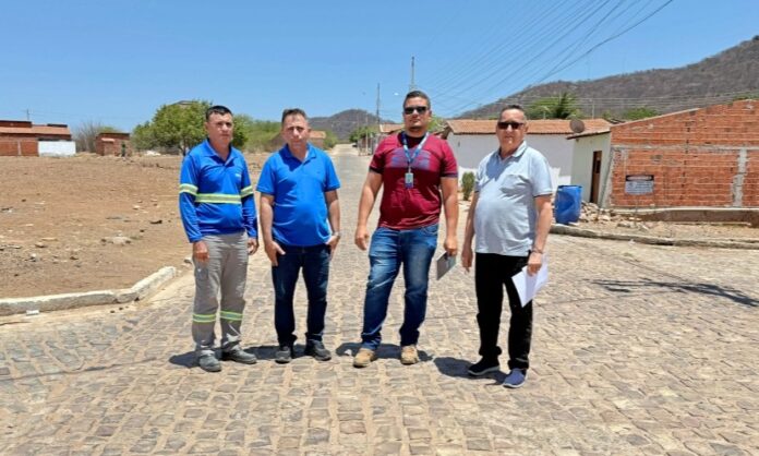 Prefeitura de Simões articula com Águas do Piauí medidas emergenciais para o abastecimento de água na sede do município 1