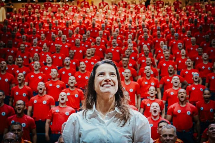Governadora de Pernmabuco, Raquel Lyra em Bombeiro Militares