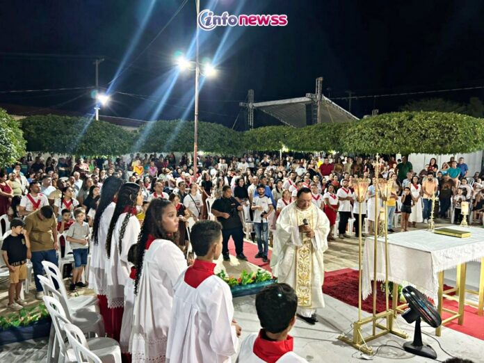 WhatsApp Image 2025-10-04 at 13.45.21Penúltima noite dos Festejos de São Francisco de Assis em Francisco Macedo -